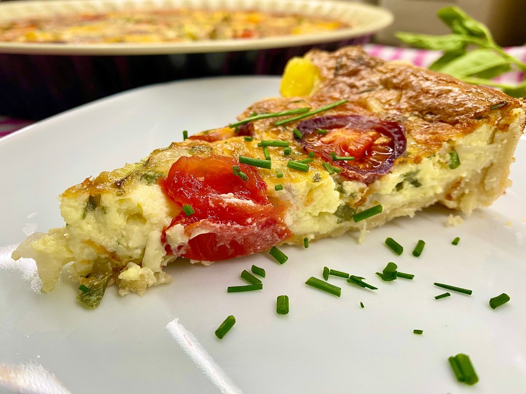 Tomatenquiche mit Wildkräutern